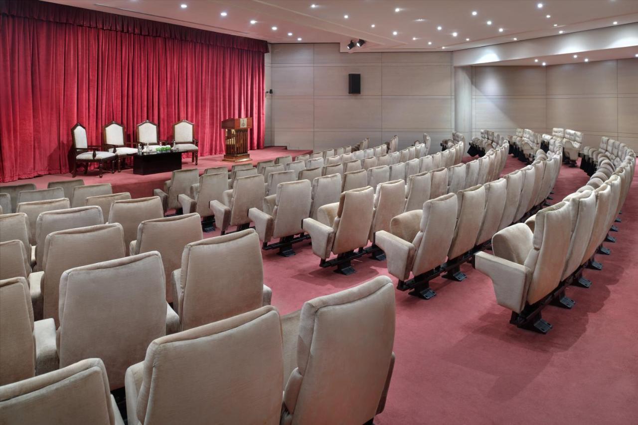 Officers Club & Hotel Abu Dhabi Esterno foto The main auditorium